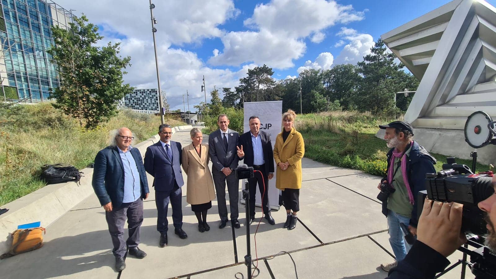 خلال المؤتمر الصحفي في الجنائية الدولية